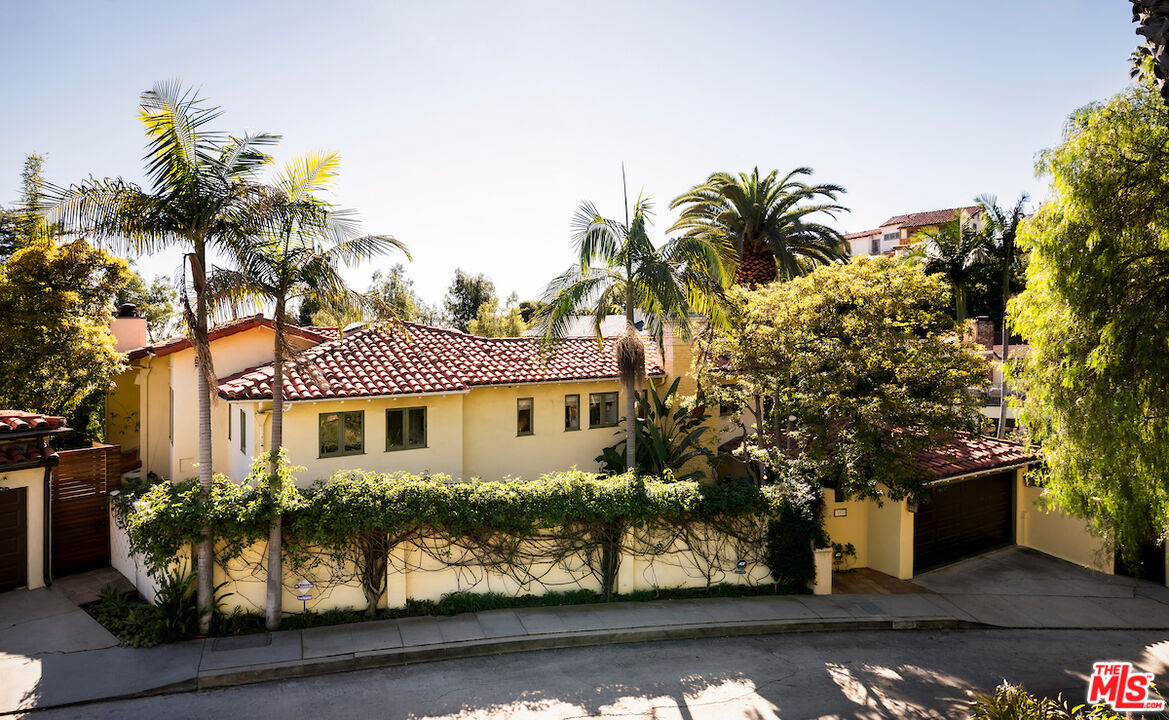 7050 La Presa Dr