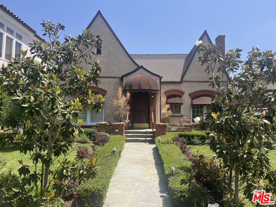 214 Foothill Rd