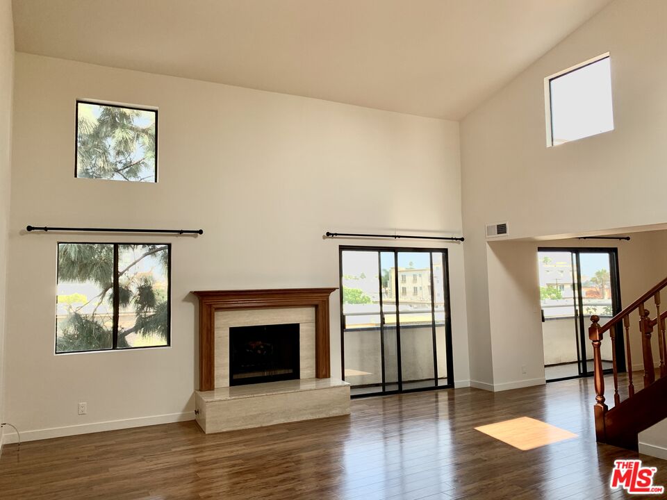 12412 Texas Ave Unit: 302