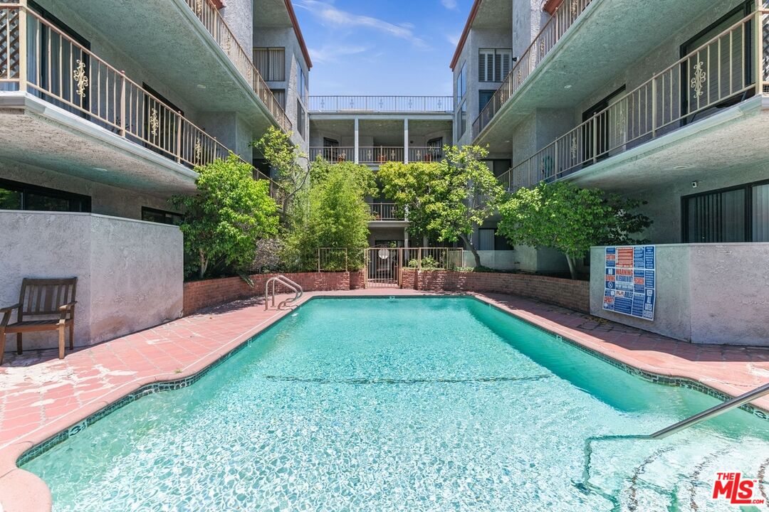 2031 S Bentley Ave Unit: 107