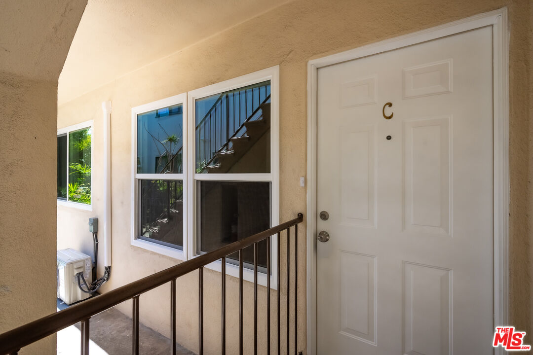 2027 Euclid St Unit: C