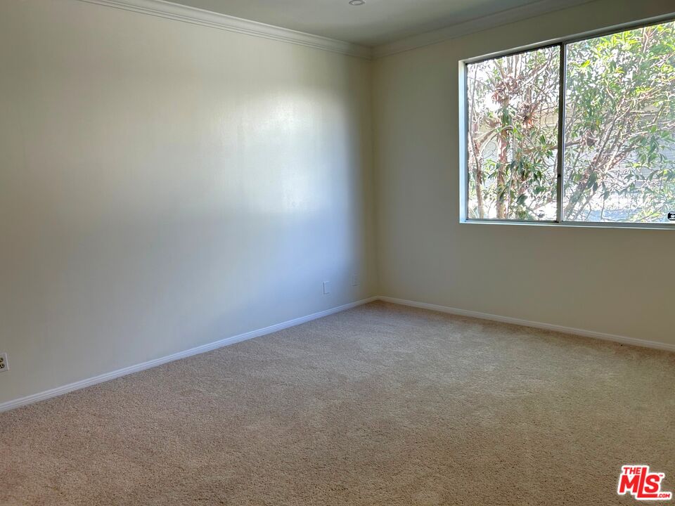 1375 Kelton Ave Unit: 404