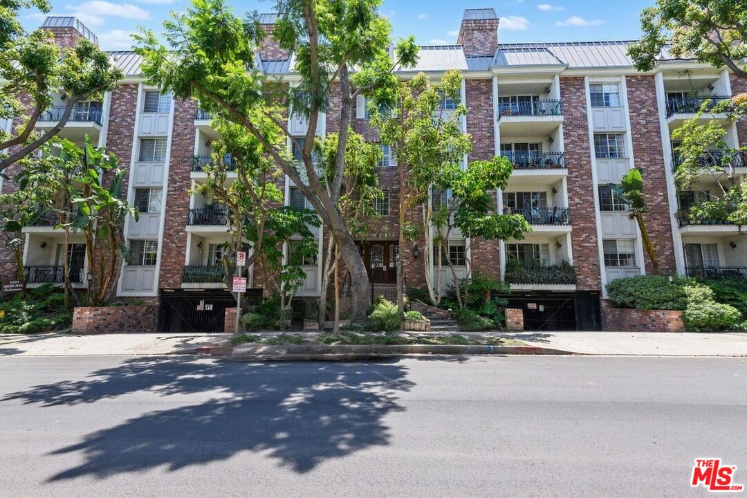 1375 Kelton Ave Unit: 404