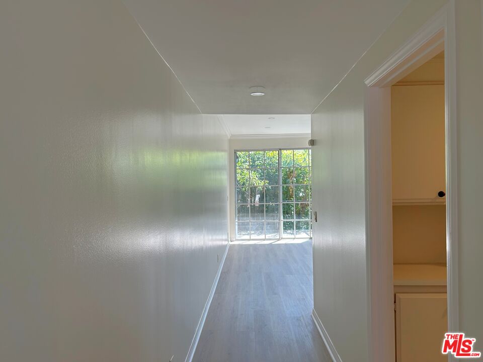 1375 Kelton Ave Unit: 404