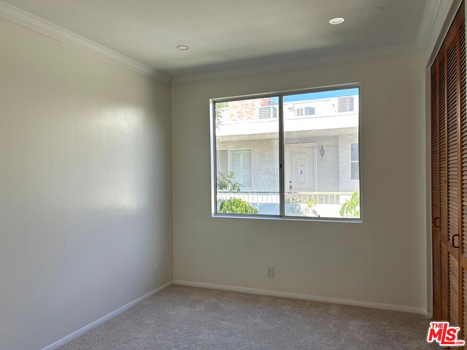 1375 Kelton Ave Unit: 404