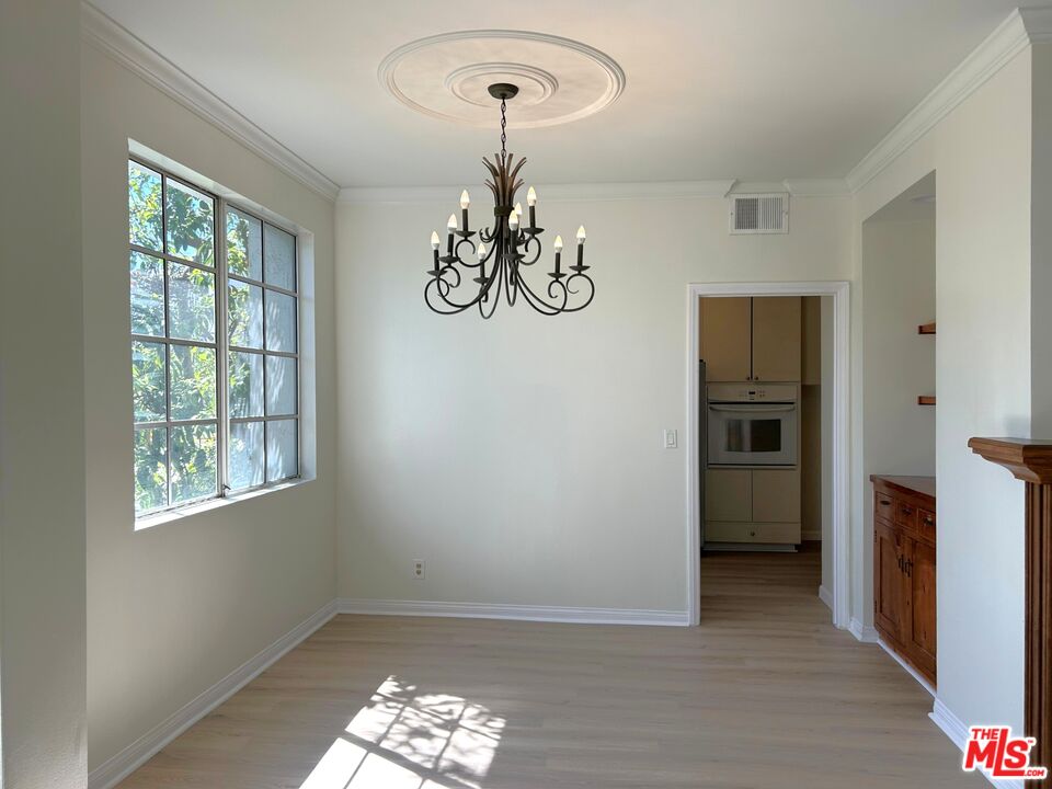 1375 Kelton Ave Unit: 404