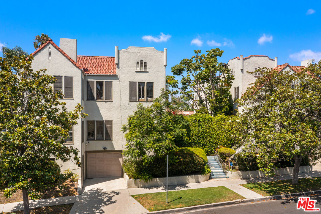 1040 S Longwood Ave