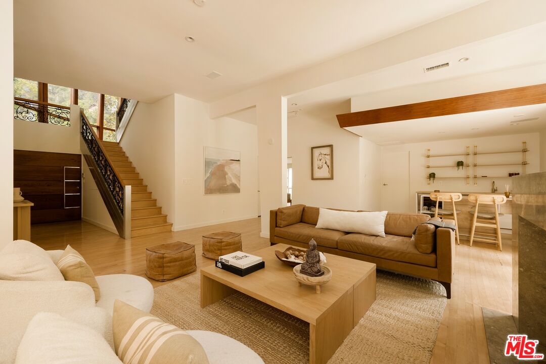 3600 Mandeville Canyon Rd