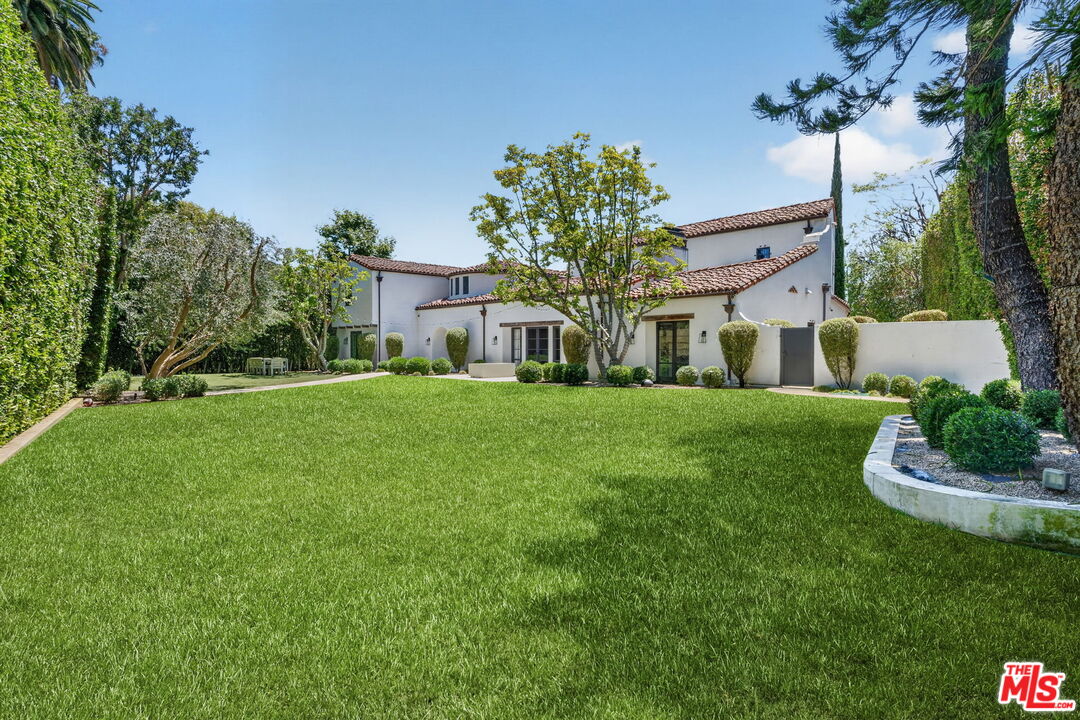 729 N Bedford Dr