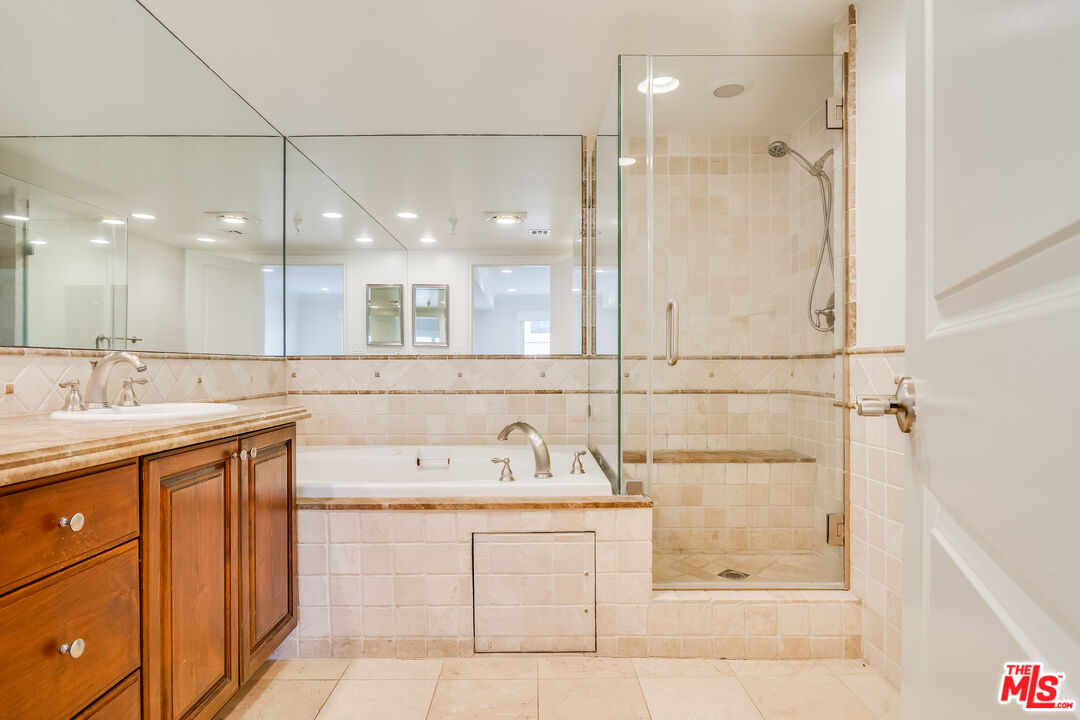 8610 Chalmers Dr Unit: 302