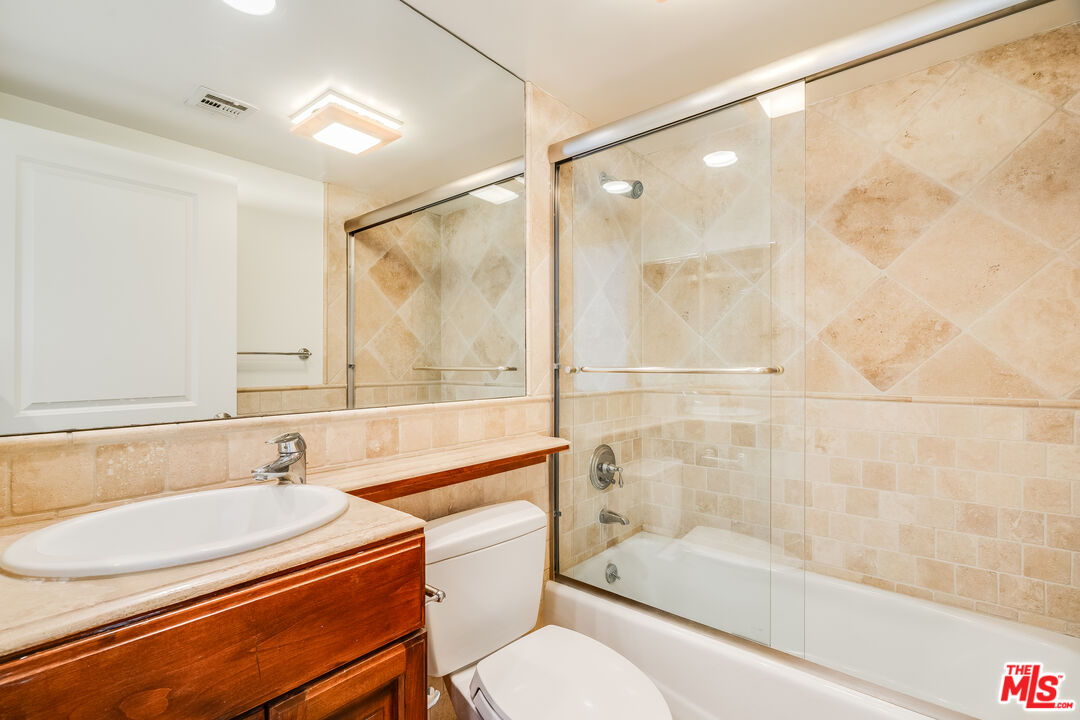 8610 Chalmers Dr Unit: 302