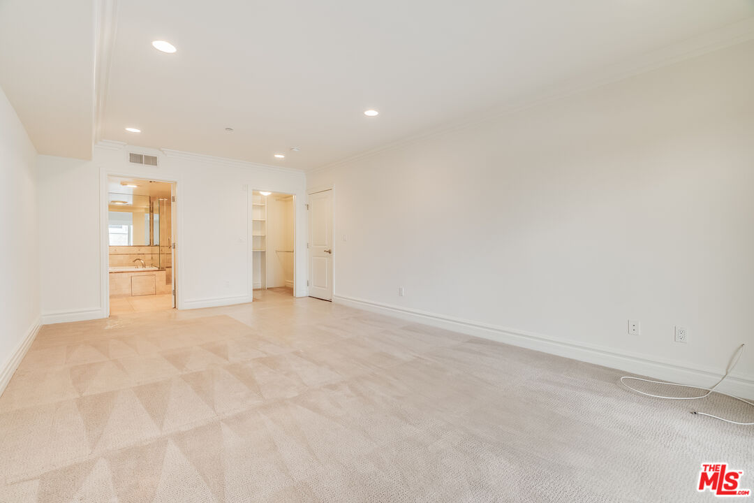 8610 Chalmers Dr Unit: 302