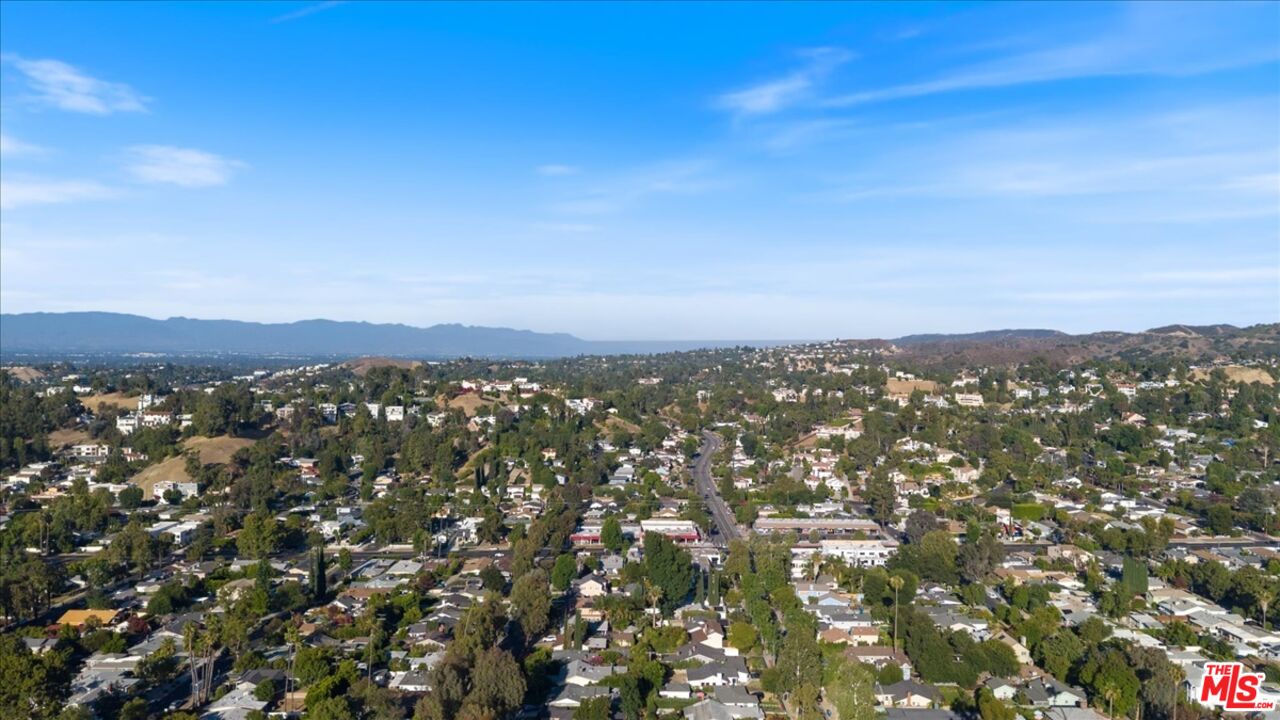 4912 Llano Dr