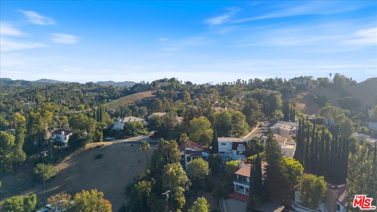 4912 Llano Dr