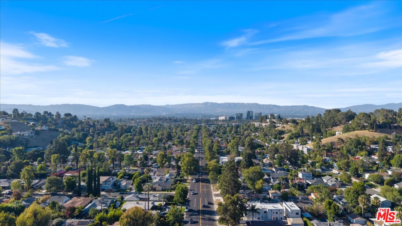 4912 Llano Dr