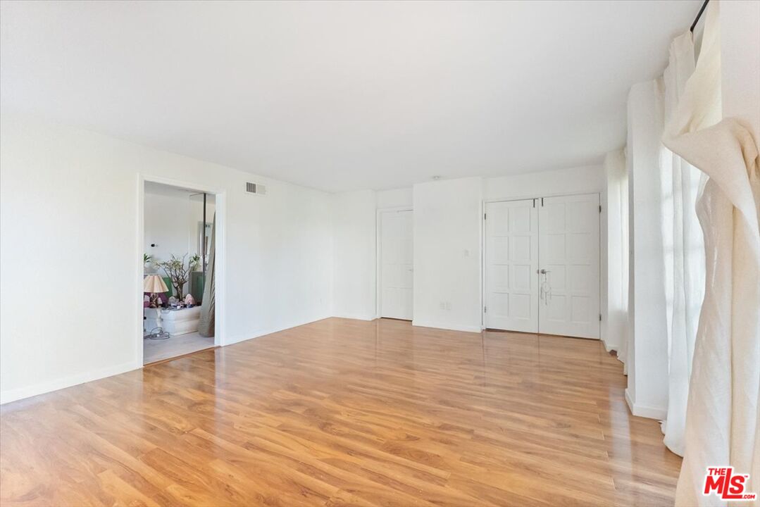 4912 Llano Dr