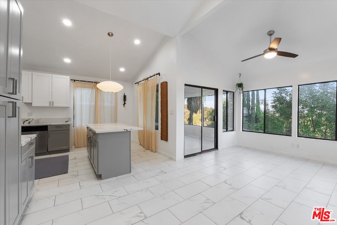 4912 Llano Dr