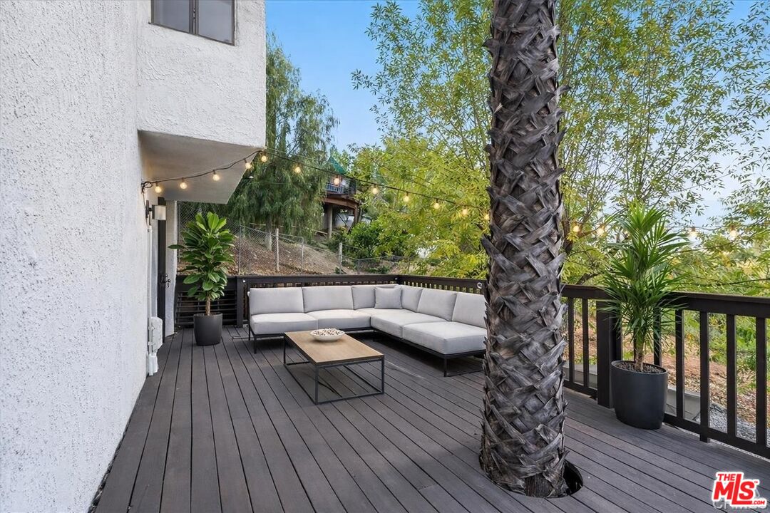 4912 Llano Dr