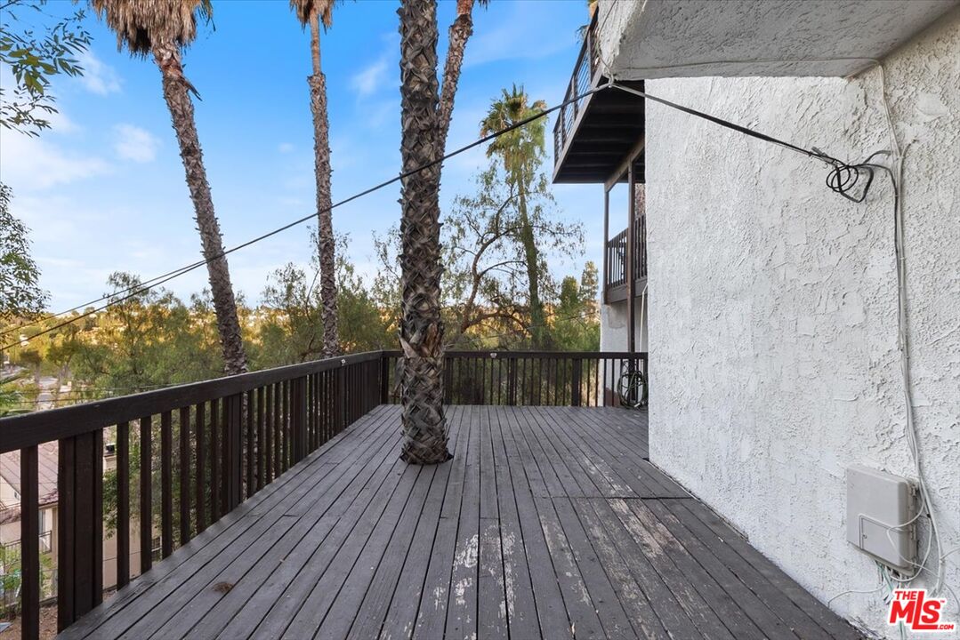 4912 Llano Dr