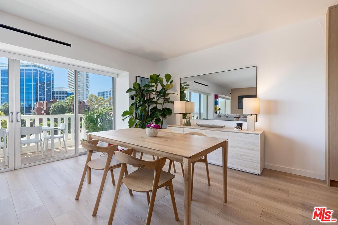 999 N Doheny Dr Unit: 601