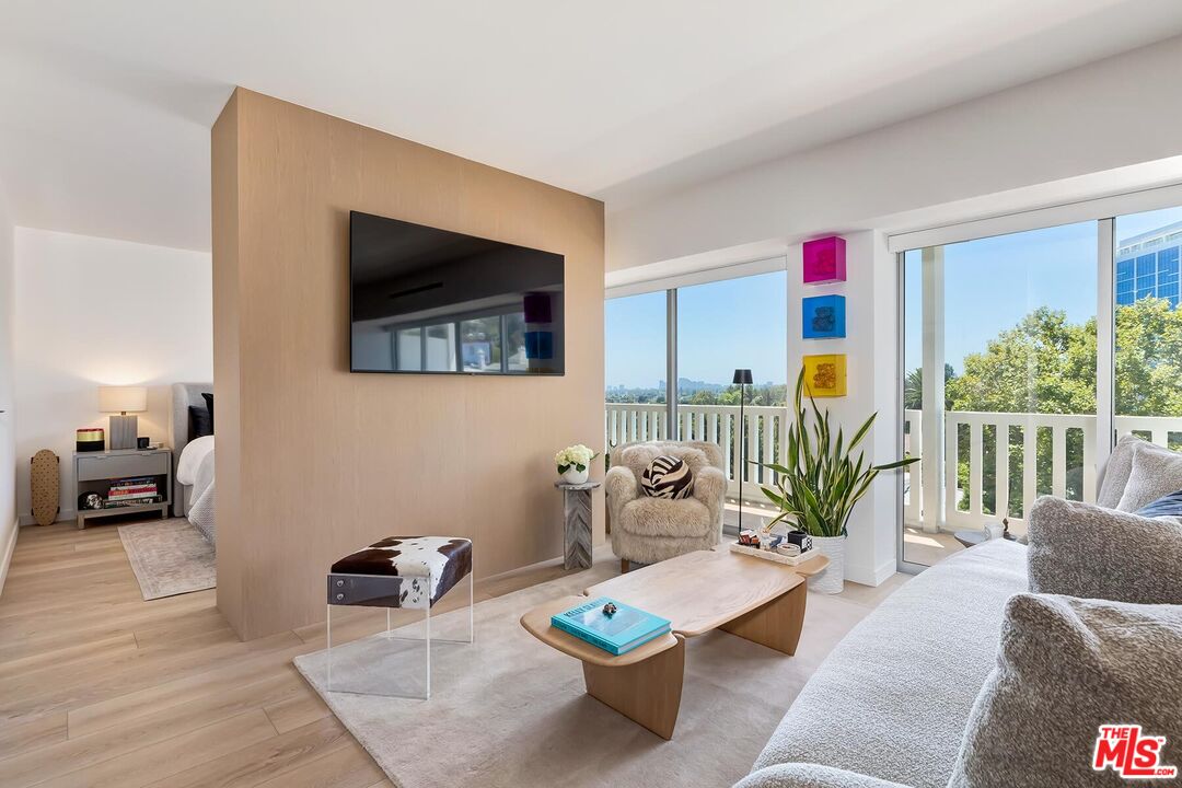999 N Doheny Dr Unit: 601