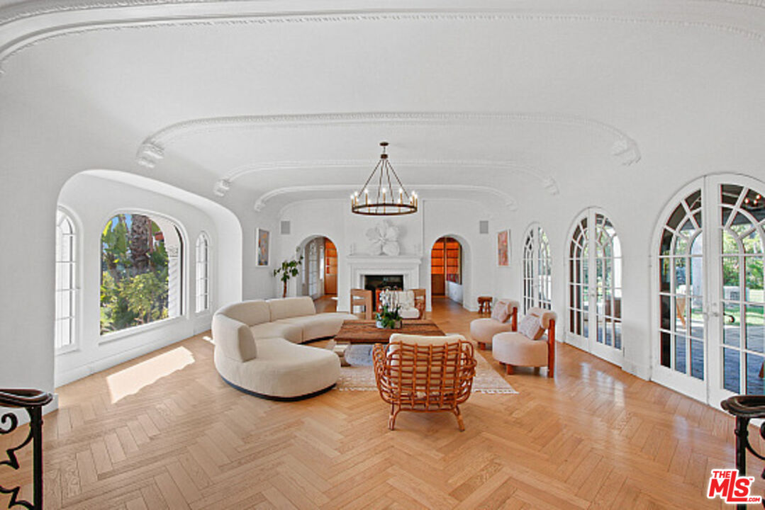 9451 Sunset Blvd