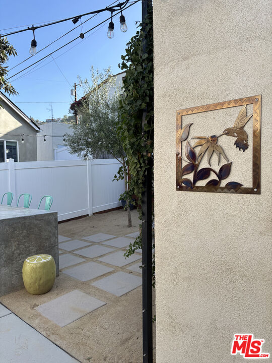 919 Isabel St