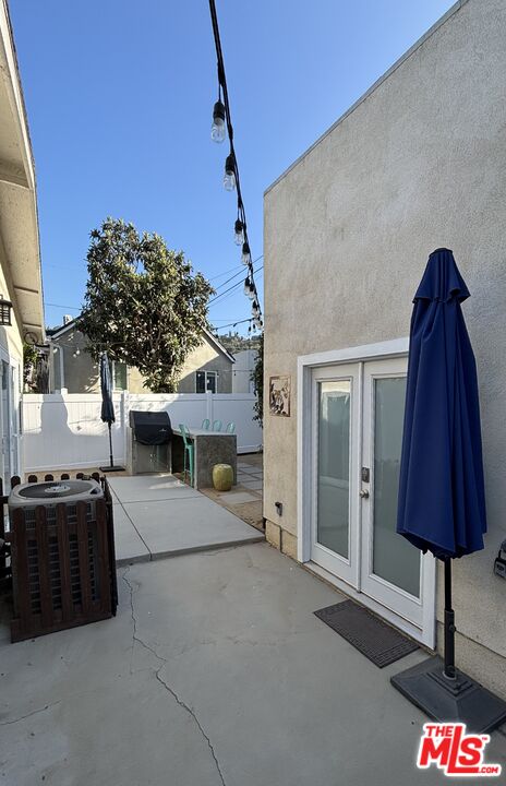919 Isabel St