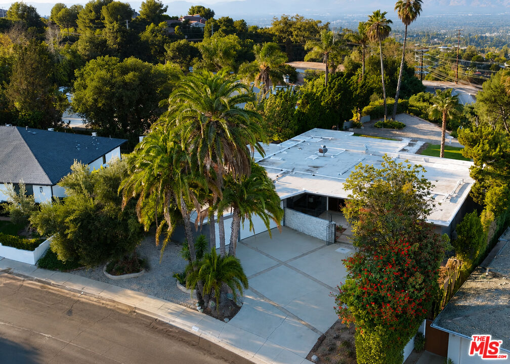 16375 Sloan Dr
