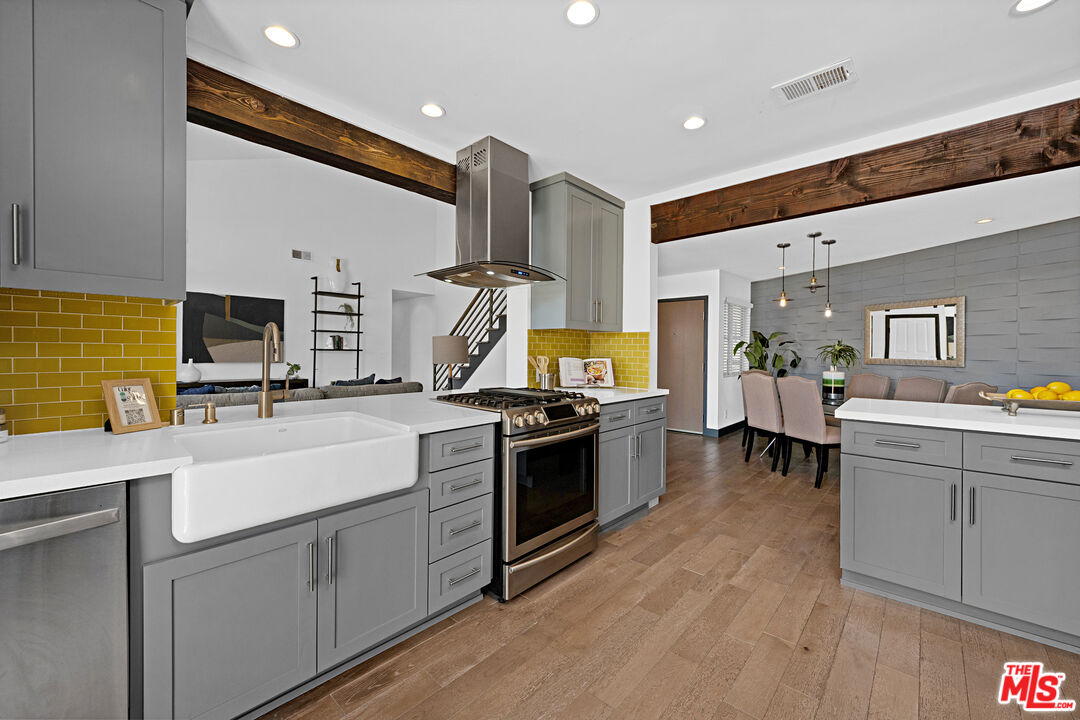 723 Westmount Dr Unit: 305