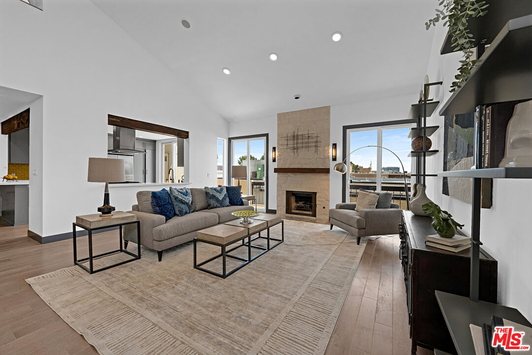 723 Westmount Dr Unit: 305