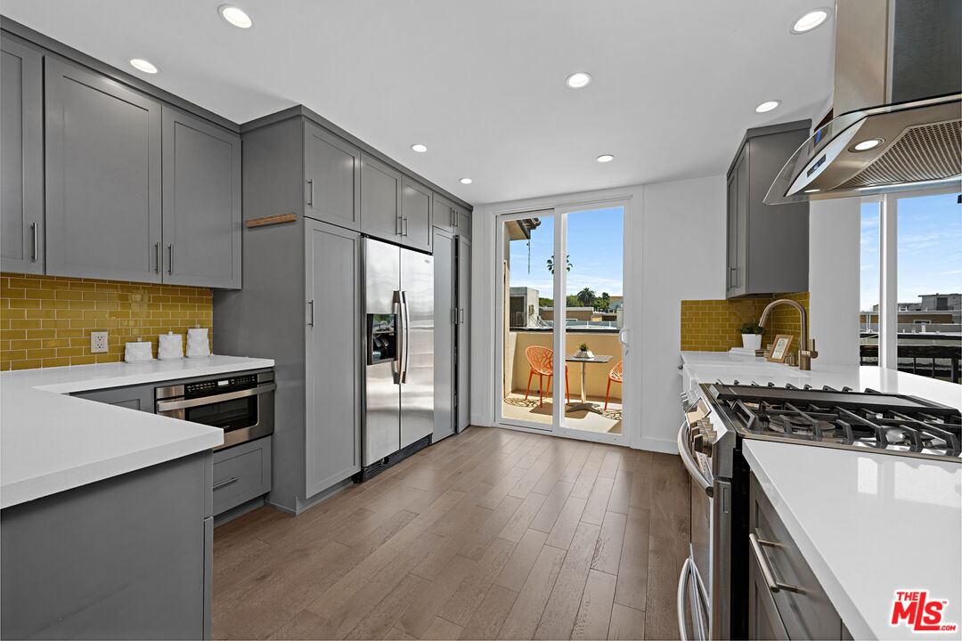723 Westmount Dr Unit: 305