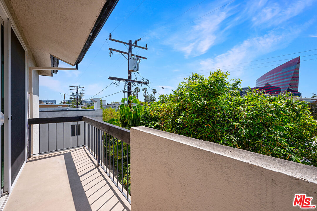 723 Westmount Dr Unit: 305