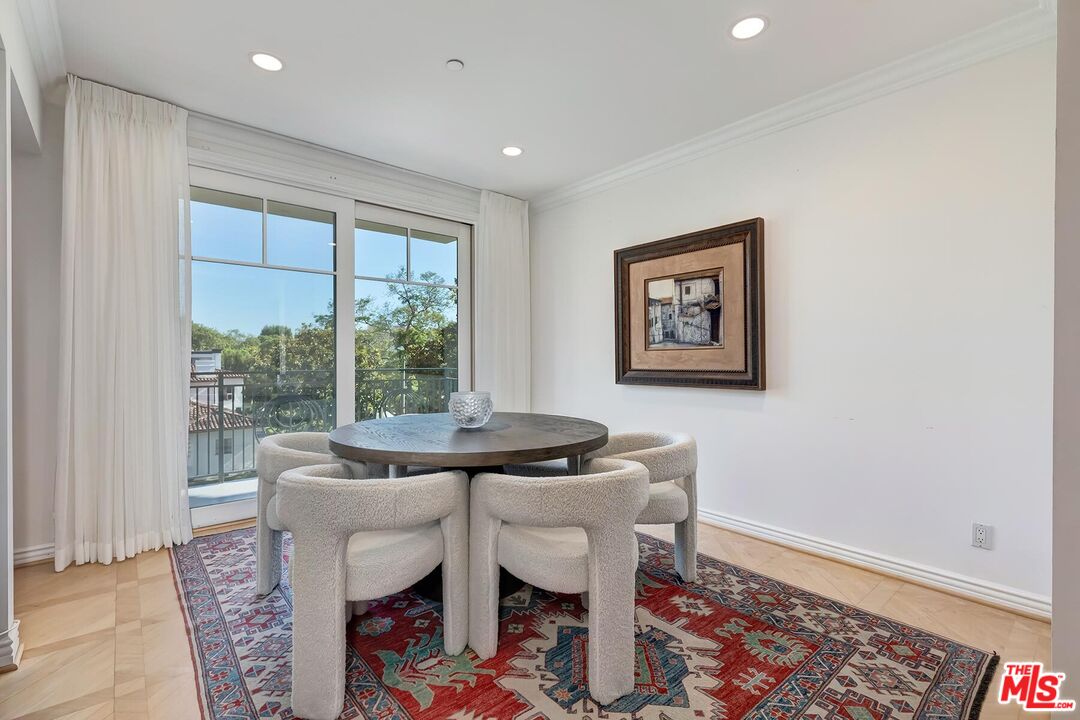 430 N Oakhurst Dr Unit: 202