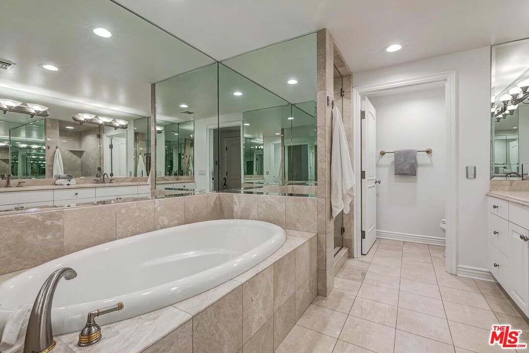 430 N Oakhurst Dr Unit: 202