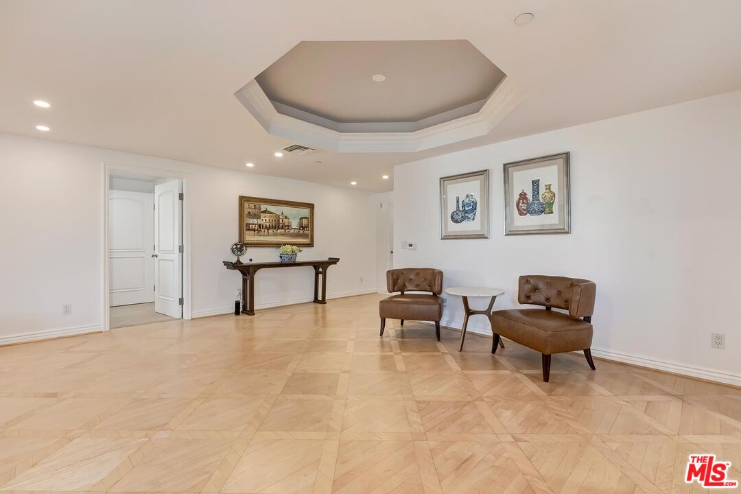 430 N Oakhurst Dr Unit: 202