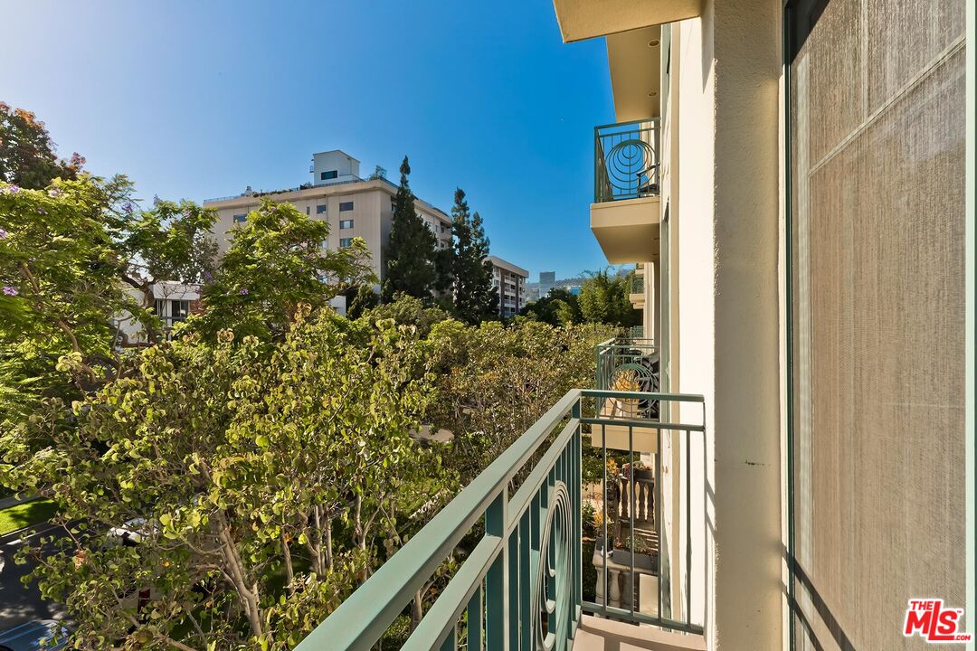 430 N Oakhurst Dr Unit: 202