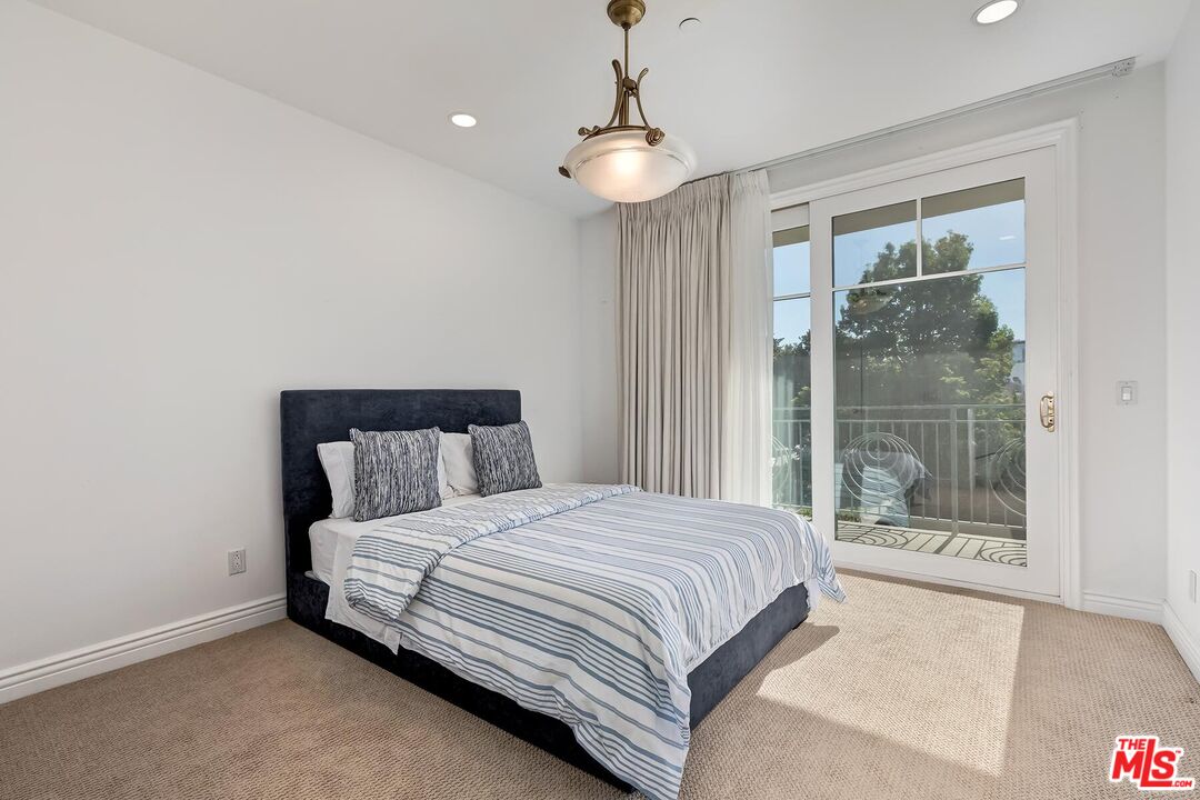 430 N Oakhurst Dr Unit: 202