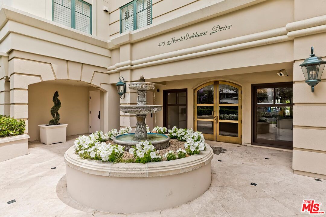 430 N Oakhurst Dr Unit: 202