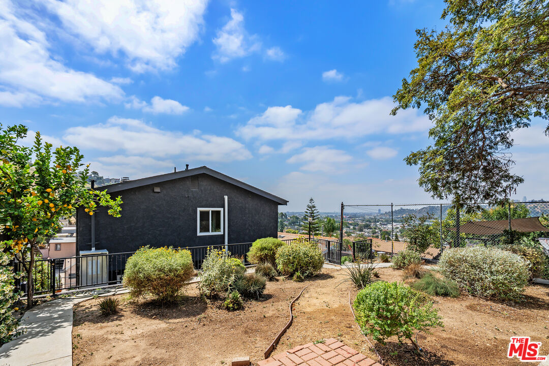3627 Loosmore St
