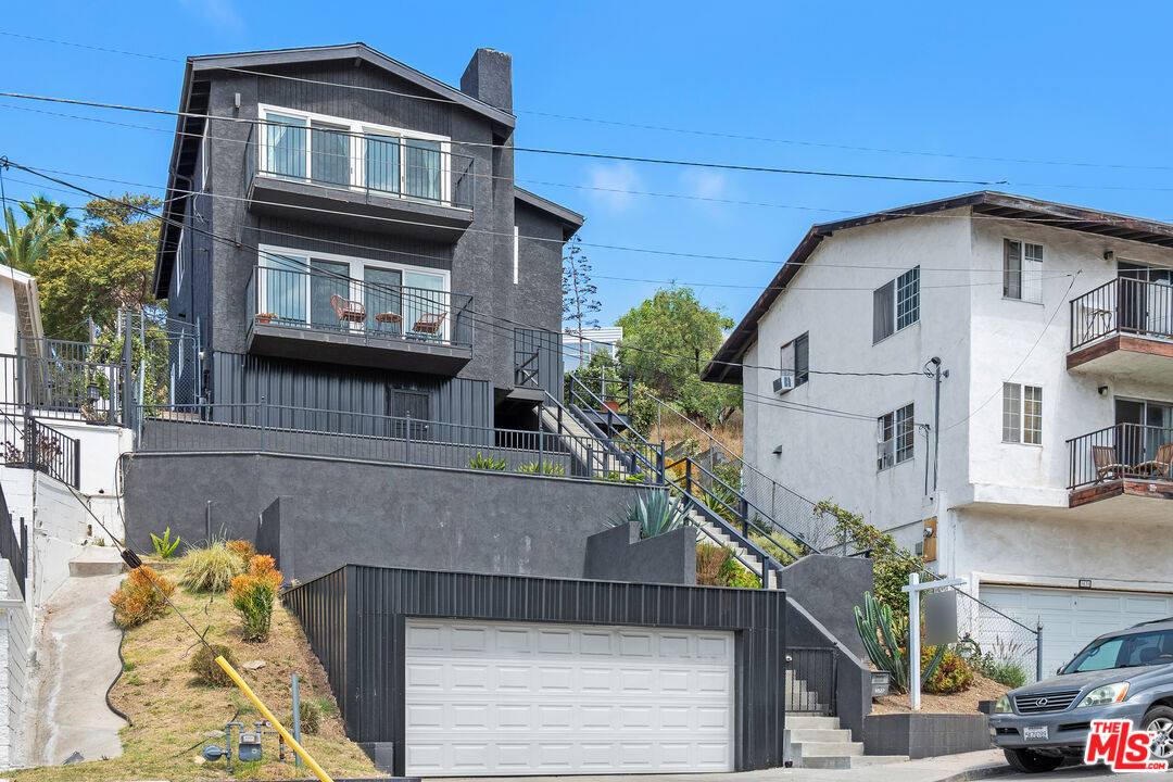 3627 Loosmore St