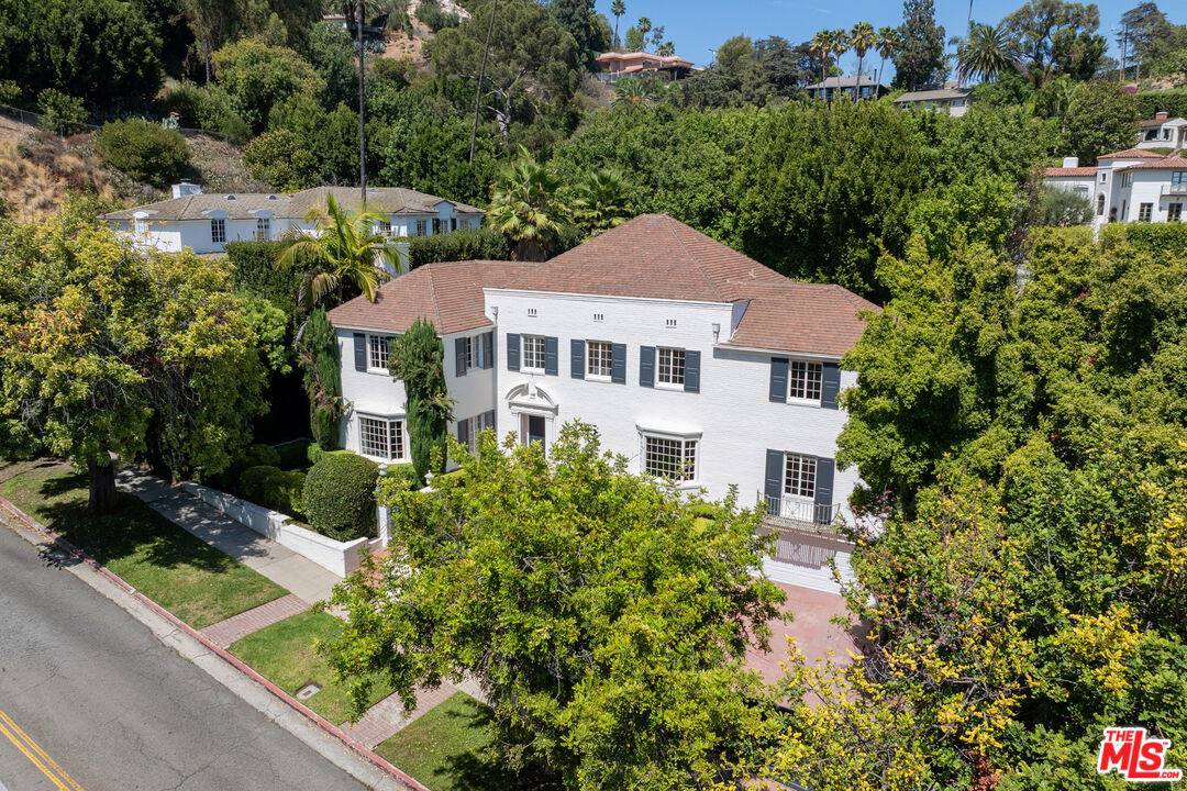 1910 Outpost Dr