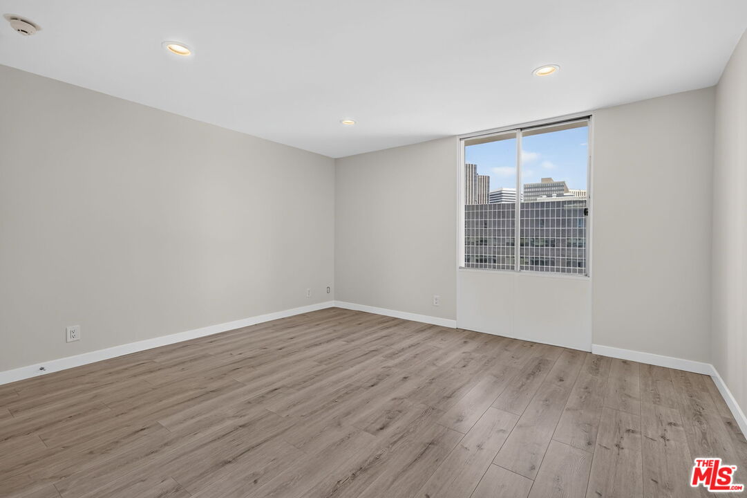 2160 Century Park East Unit: 1010