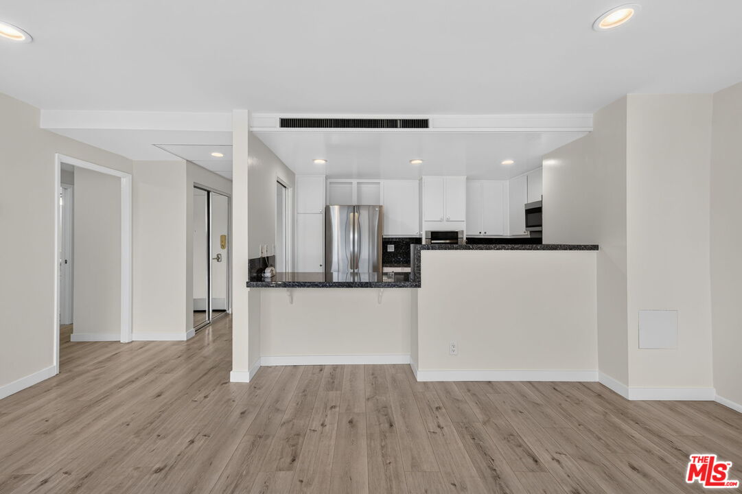 2160 Century Park East Unit: 1010