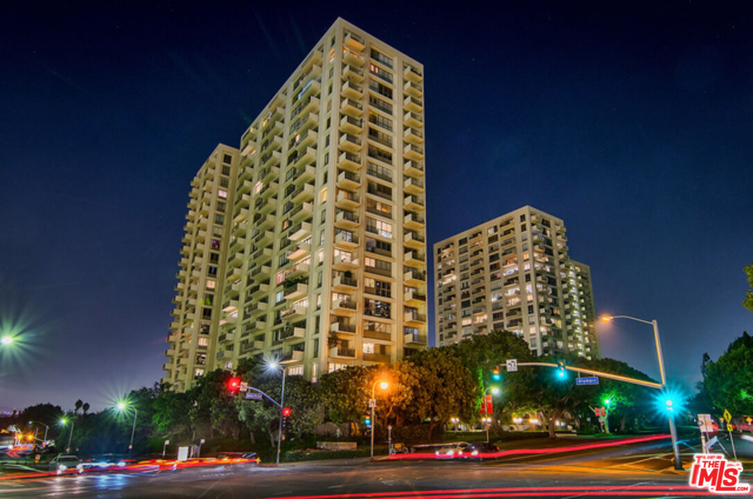 2160 Century Park East Unit: 1010