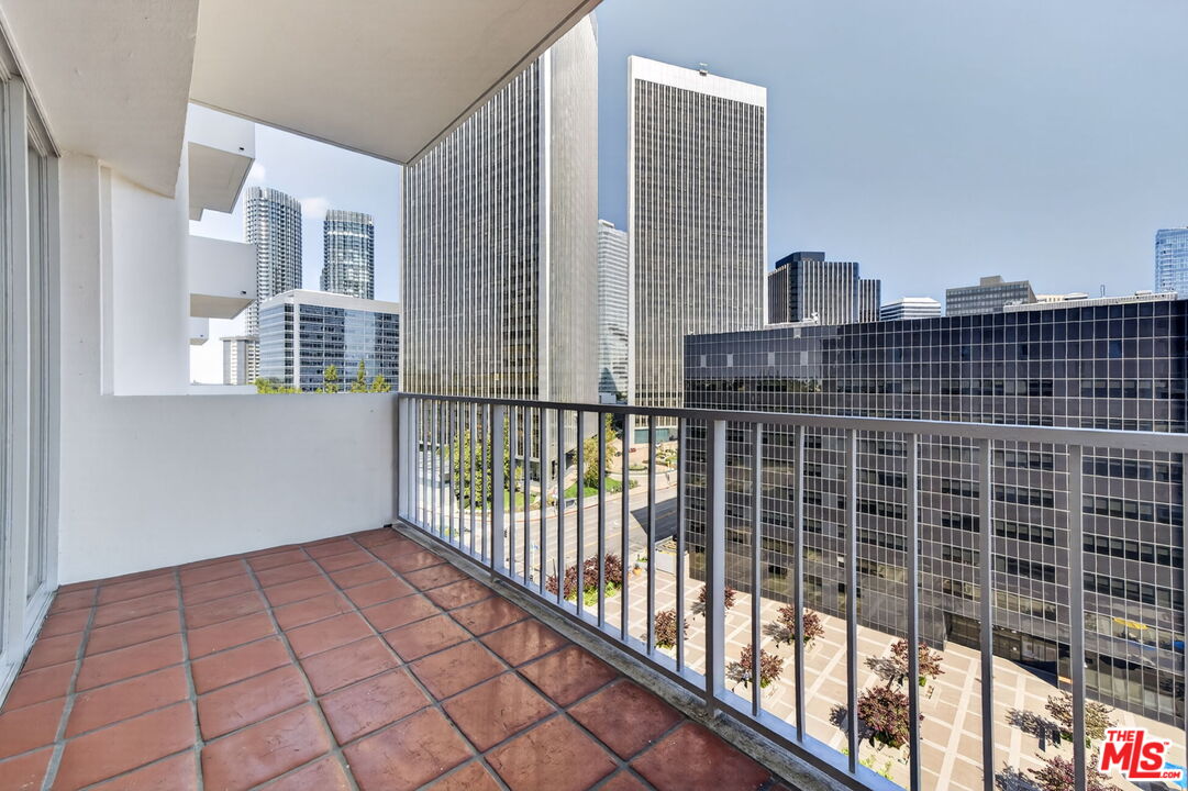 2160 Century Park East Unit: 1010