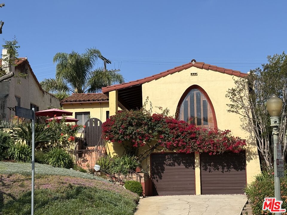 2005 Holmby Ave