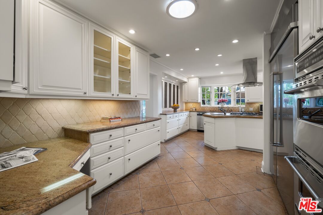 9023 Alto Cedro Dr