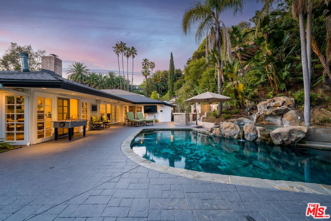 9023 Alto Cedro Dr