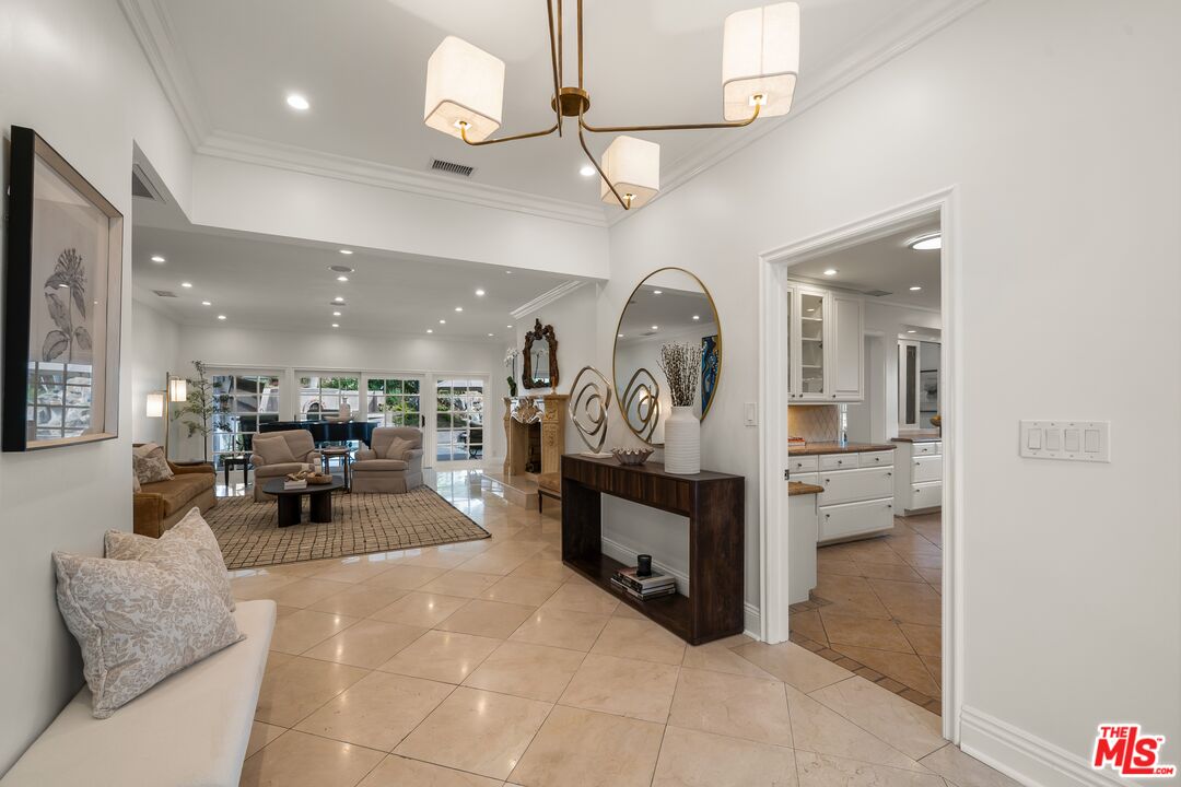 9023 Alto Cedro Dr